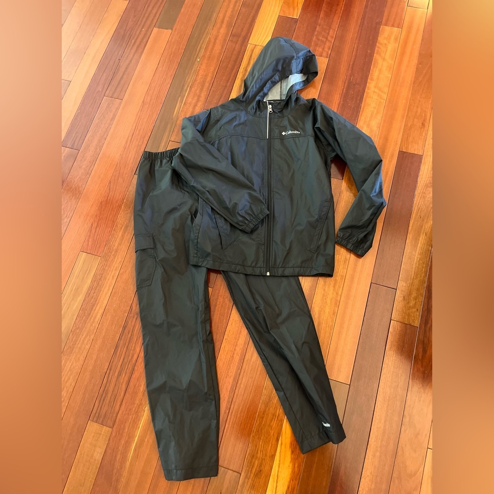 Columbia black rain gear set